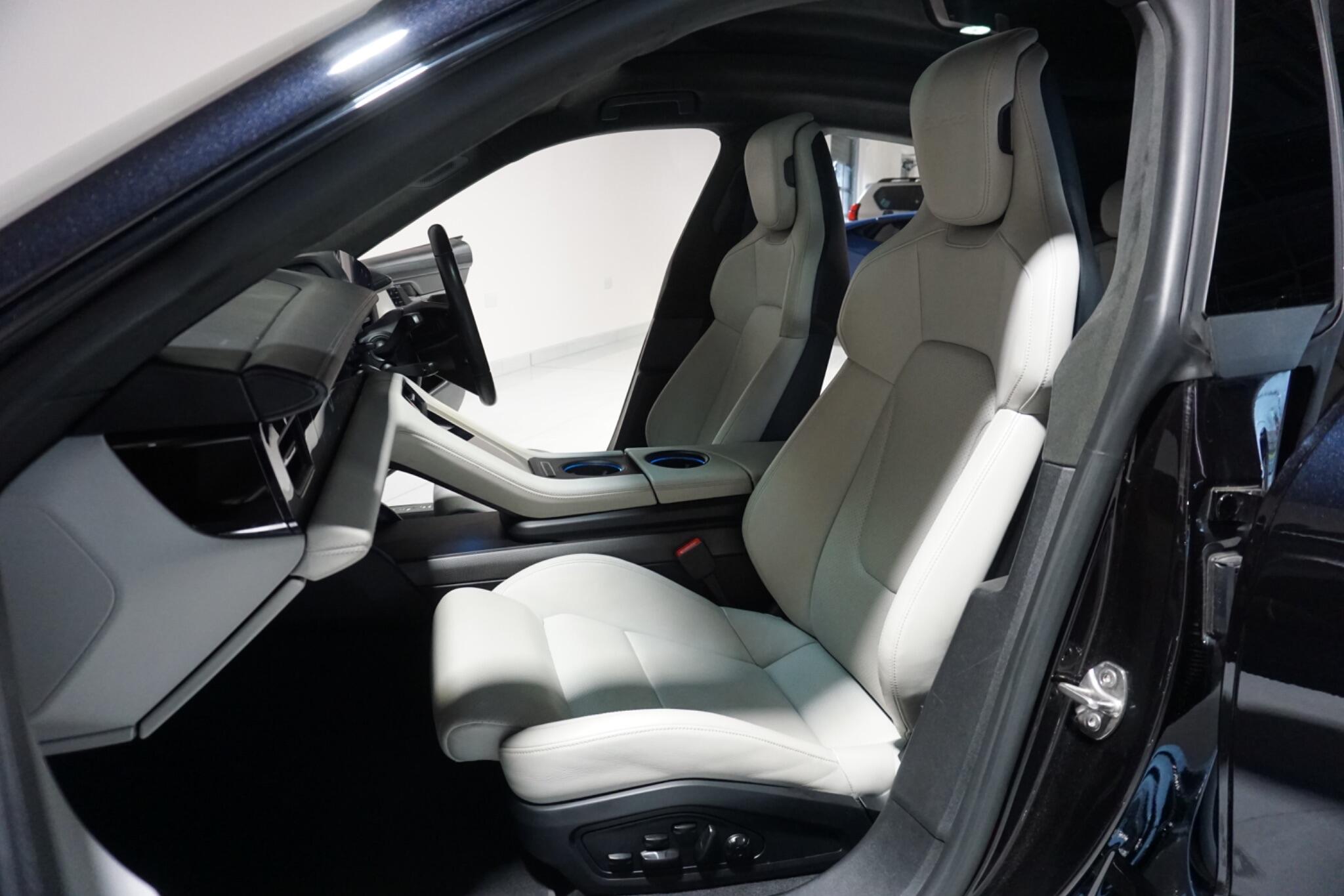 Porsche Taycan Performance Plus 93.4kWh Turbo Saloon 4dr Electric Auto 4WD (680 ps)